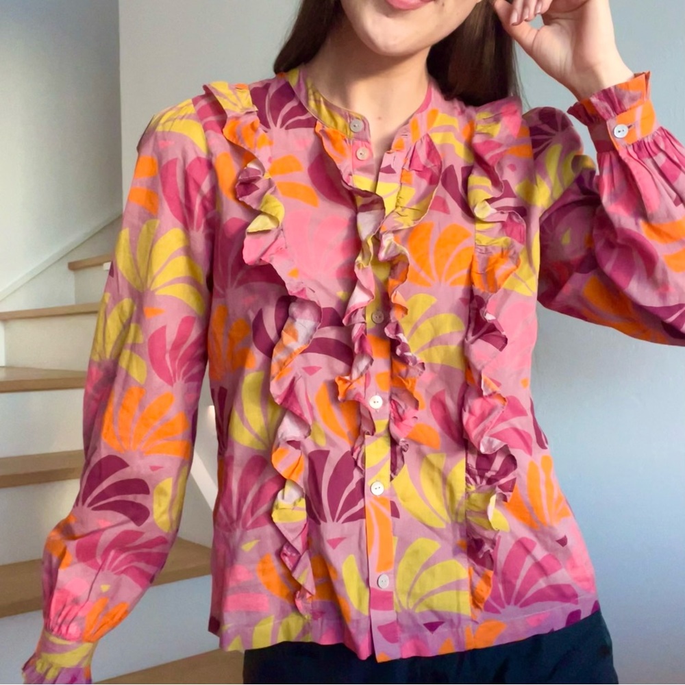 Warm New York Winnie Beattie Groovy 70s Ruffle Button Front Up Top or Blouse 1